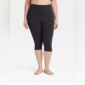 All in Motion | Women's Everyday Soft Ultra High-Rise Core Capri Leggings